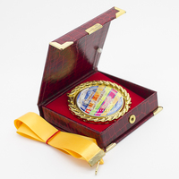 Медаль в футляре с золотой лентой